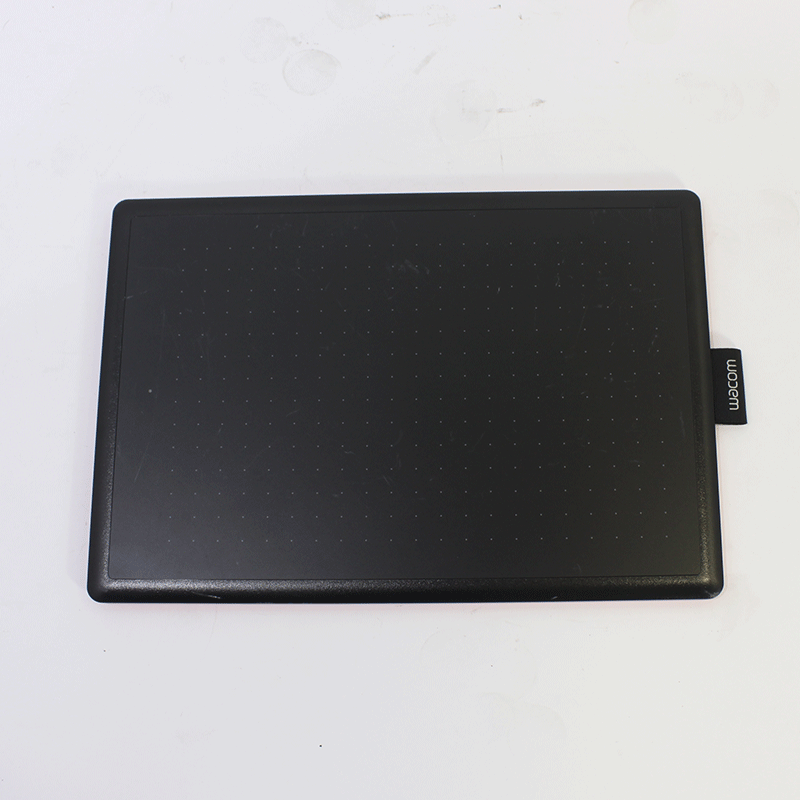 JUNK Wacom ペンタブレット (CTL-672) ※通電不能